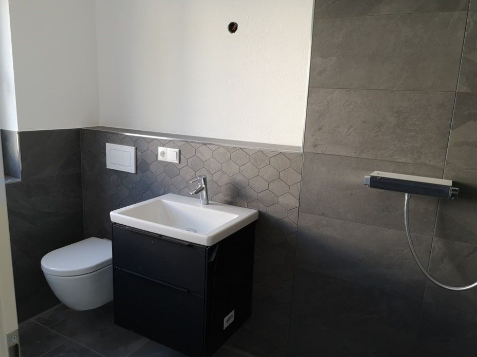 mögliche Ausführungen auch in Kombination mit Badmöbeln